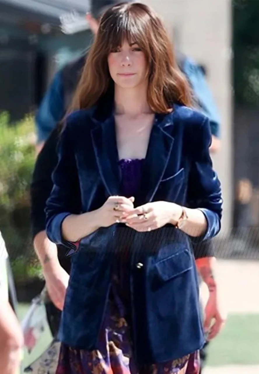 The Idea Of You 2024 Anne Hathaway Blue Blazer - Image 2