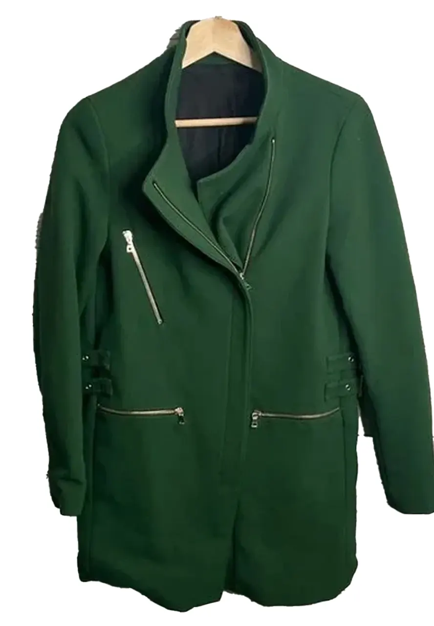Bates Motel S03 Olivia Cooke Green Coat - Image 3